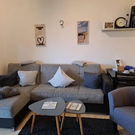 Tanjasfewo - B42582 دورنوم